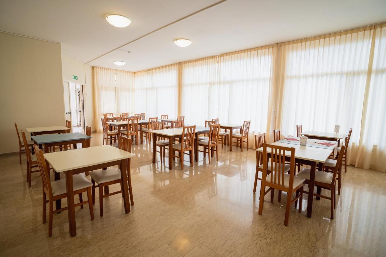 Hotel Happy 밀라노마리티마 외부 사진