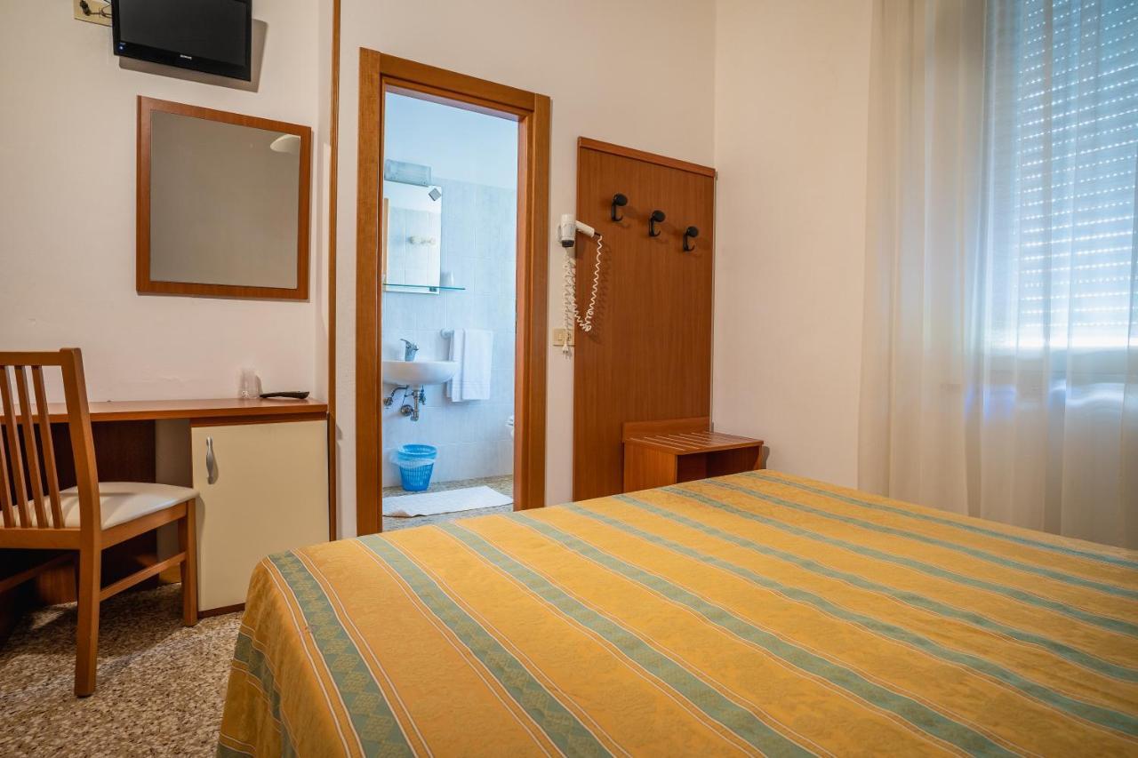 Hotel Happy 밀라노마리티마 외부 사진